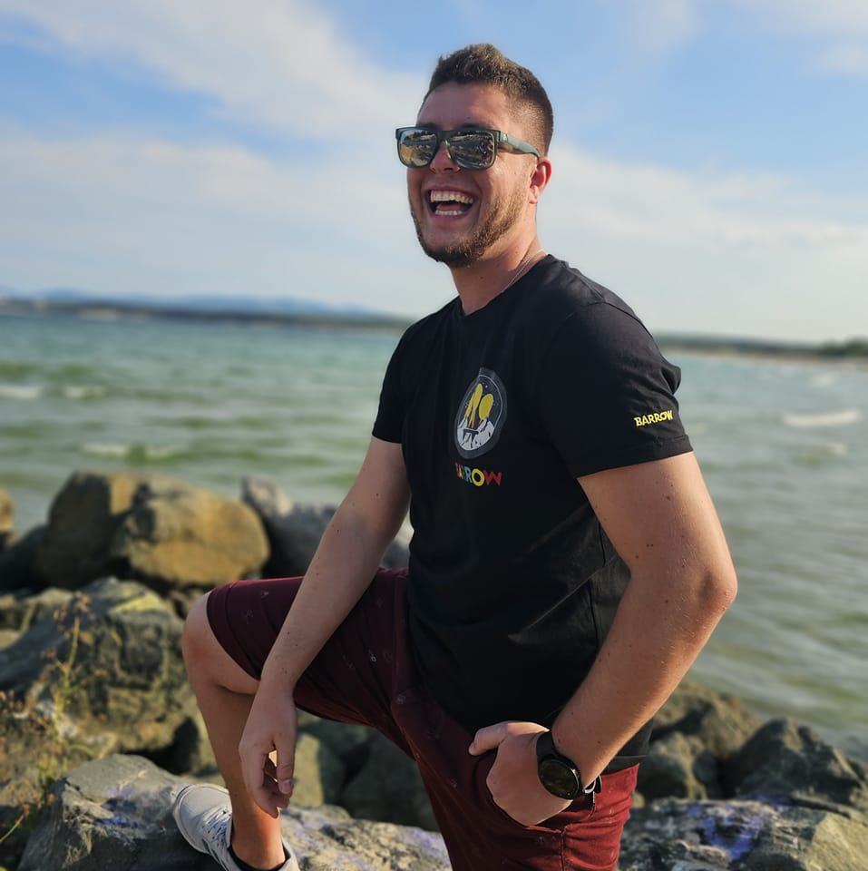 Иван Иванов